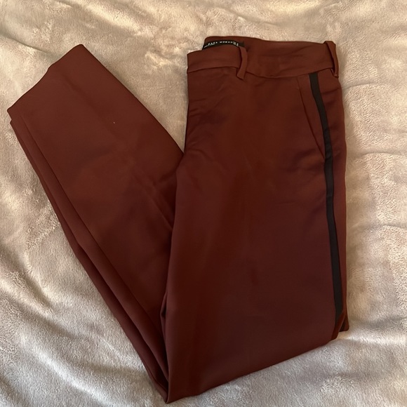 Zara burgundy pant with black stripe - Picture 2 of 3